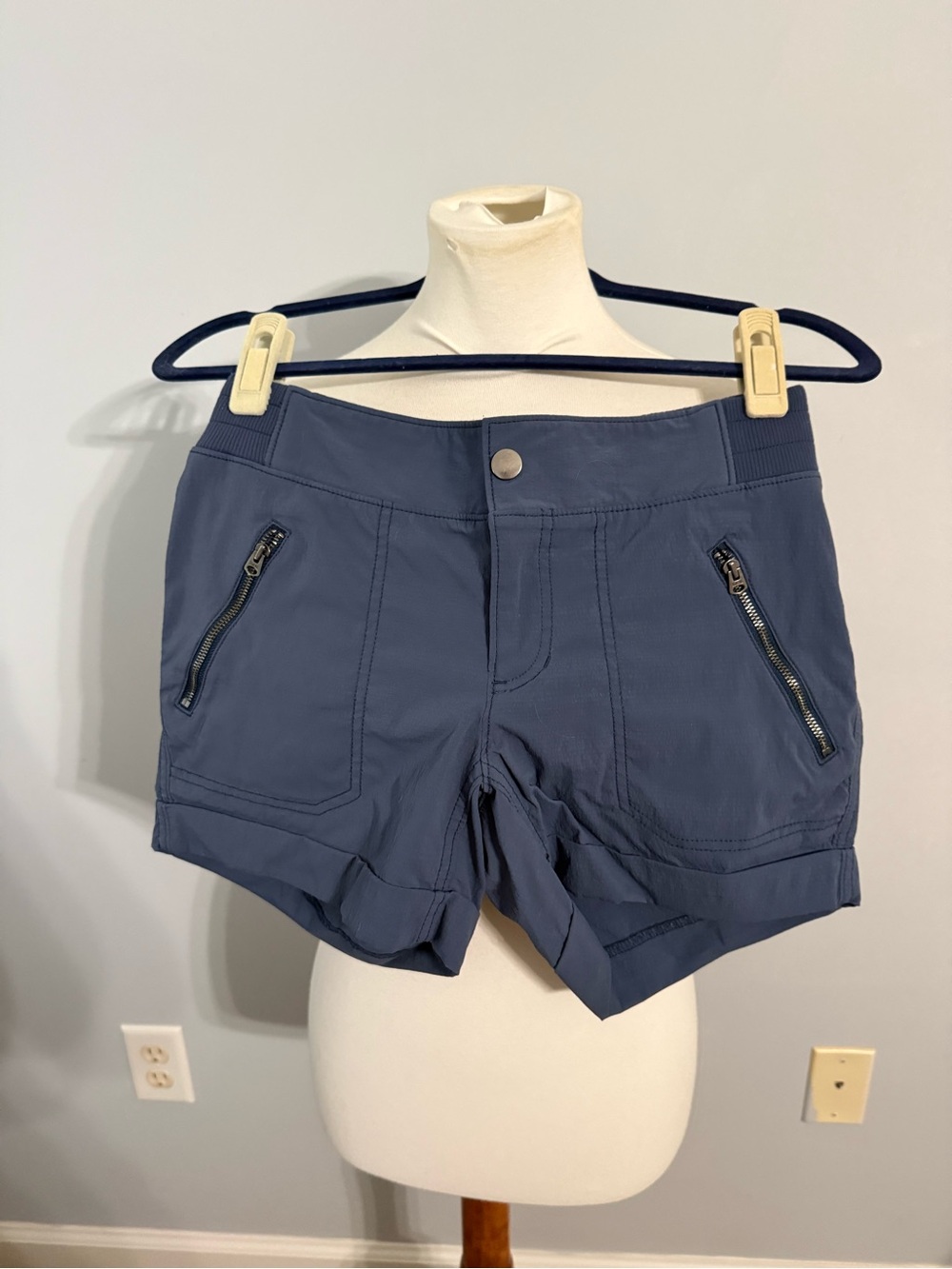 Athleta Slate Blue Active Trekki shorts